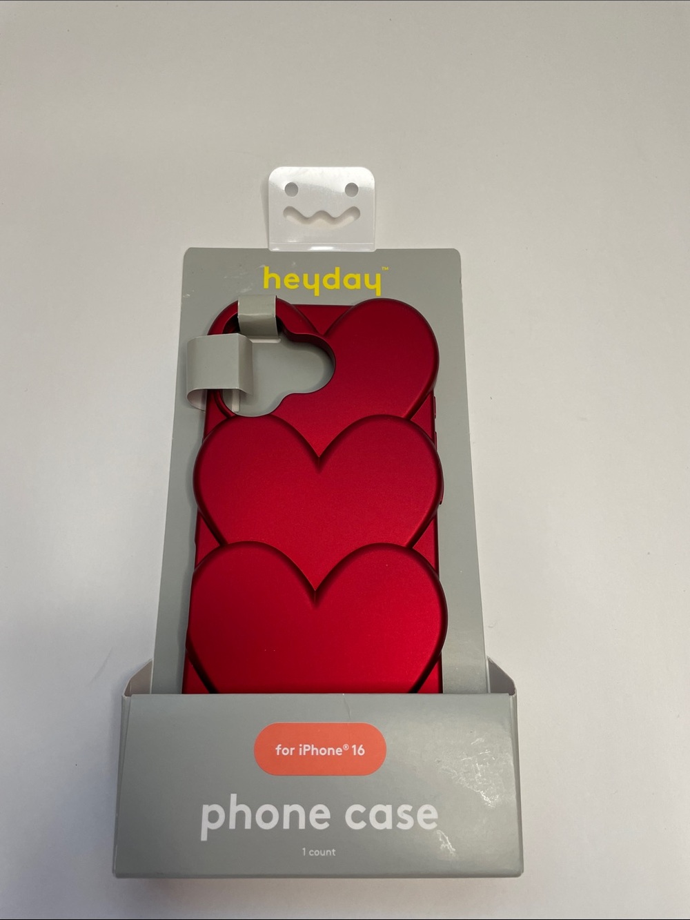 NIB heyday Red Heart Pattern iPhone 16 Case.  Soft shell.